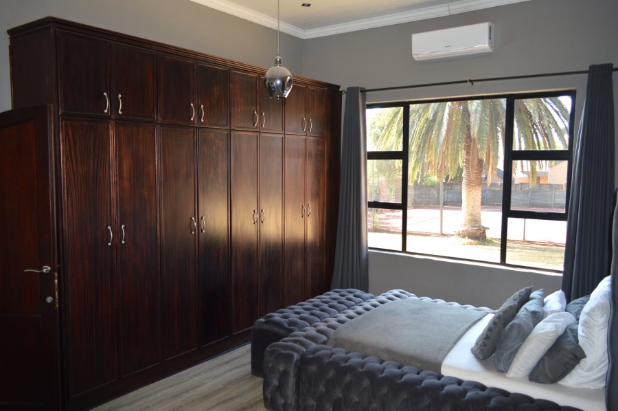 4 Bedroom Property for Sale in Wilkoppies North West